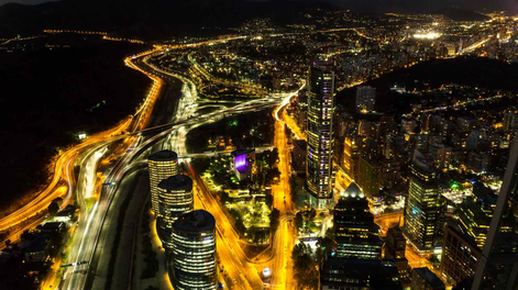 No te lo podés perder si vas de viaje: 10 lugares para visitar en Santiago de Chile de noche