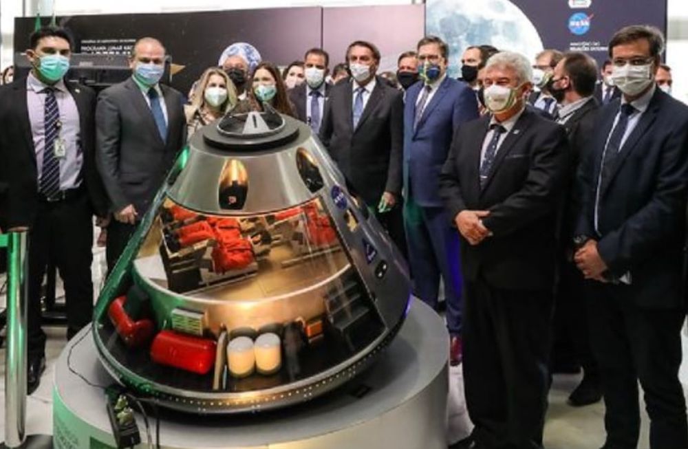 Jair Bolsonaro estuvo presente en la presentación de Brasil como parte del Proyecto Artemisa de la NASA.