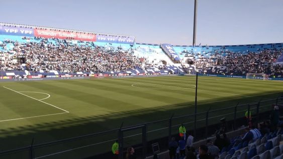 El estadio Bicentenario luce fantástico. / Marcelo Rolland (Los Andes).