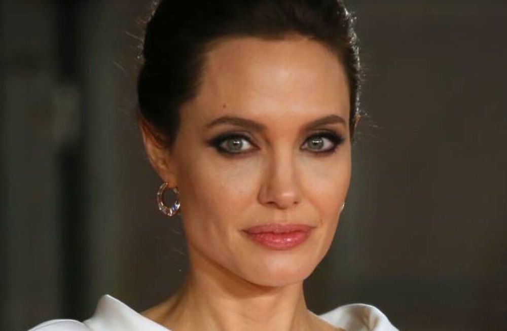 Angelina Jolie tiene varicela