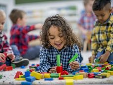 la psicologia sugiere que los ninos que crecieron antes de la era de los celulares inteligentes desarrollaron una mayor autonomia emocional