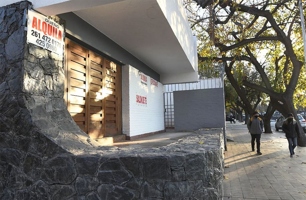 El 40,7% del presupuesto mensual de una familia responde al pago del alquiler que hoy se calcula en alrededor de $125.000. /Foto:José Gutierrez / Los Andes