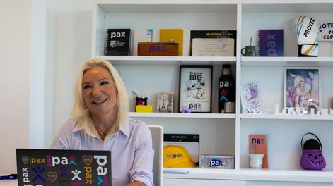 Alexia Keglevich. Con más de 30 años de experiencia en la industria, marcó un antes y un después en la asistencia al viajero