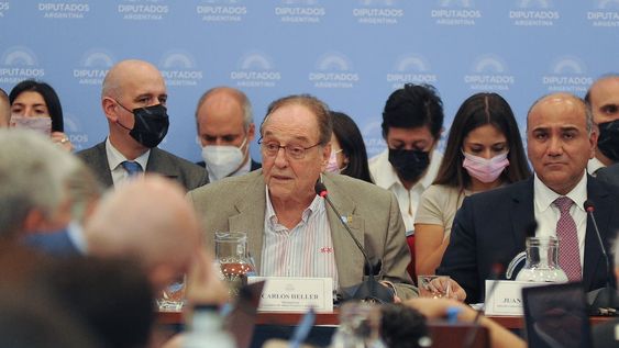 El presidente de la Comisión de Presupuesto y Hacienda, Carlos Heller, junto al jefe de Gabinete, Juan Manzur (Foto: Federico López Claro)