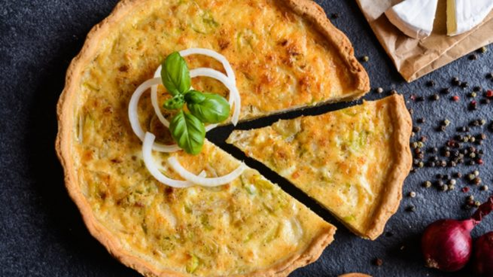 Recetas r&aacute;pidas: tarta de cebolla caramelizada y queso
