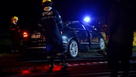 Auto en el que viajaba el Ministro de Transporte Mario Meoni. Falleció tras un accidente en el km 112 de la Ruta nacional 7. El funcionario, que tenía 56 años, viajaba solo rumbo a Junín para visitar a su familia, cuando perdió el control del vehículo y terminó impactando contra el guardarraíl.Fotos Clarin