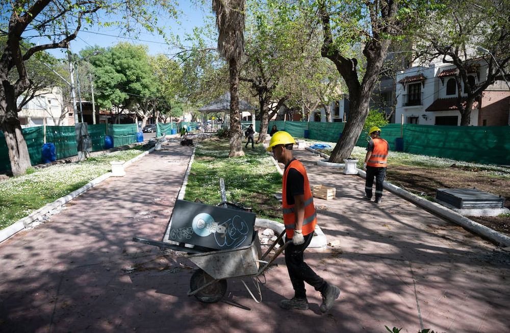 La Ciudad pone en valor la plazoleta Juan G. Godoy de la Quinta Sección