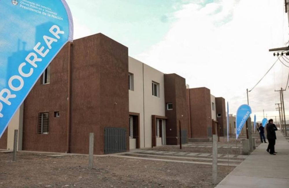 Se requieren ingresos 80% más altos que hace un año para inscribirse, pero en Mendoza cada cuota supera al salario mínimo.