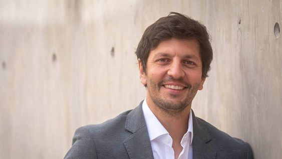 Asegura que el negocio surgió como una necesidad de generar tecnología para su propio viñedo y ahorrar en costos e insumos. / Foto : Ignacio Blanco  / Los Andes