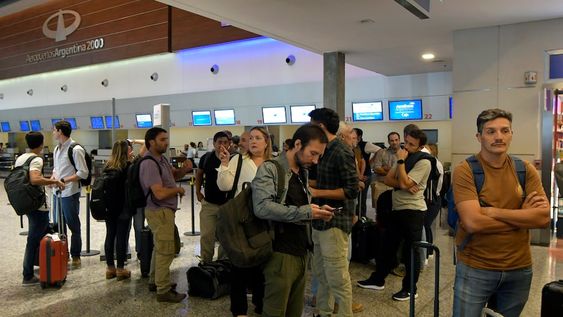 Al menos 8 vuelos se vieron afectados en Mendoza por las asambleas en Buenos Aires.&nbsp;