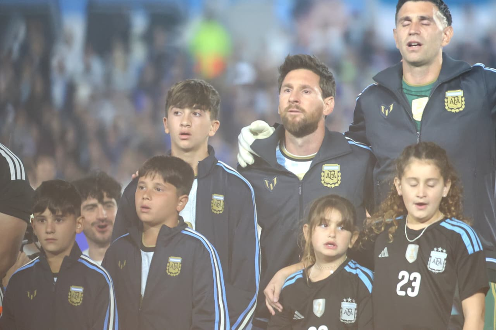 Los Andes en la despedida de Lionel Messi: todo el color de los hinchas de la Selección Argentina.