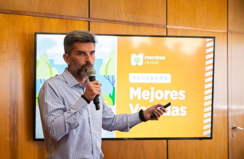 Ulpiano Suarez lanzó el programa Mejores Veredas