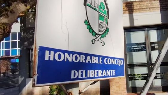 Piden condenar a un concejal de Cambia Mendoza por el ejercicio ilegal de la medicina veterinaria.