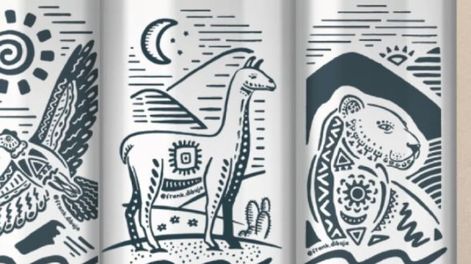 Los Andes | Original y creativa campaña: venden botellas con motivos artísticos para poder ampliar su escuela en Luján de Cuyo. Foto: Gentileza Escuela Estrella Andina