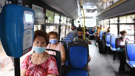 Buenas noticias para jubilados: cómo pagar 55% menos por el boleto de micro con la SUBE - Foto: José Gutiérrez / Los Andes