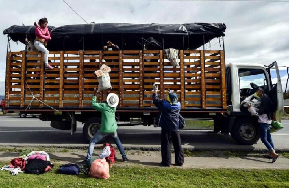 Los venezolanos emigran en masa: “Allá no vemos futuro”