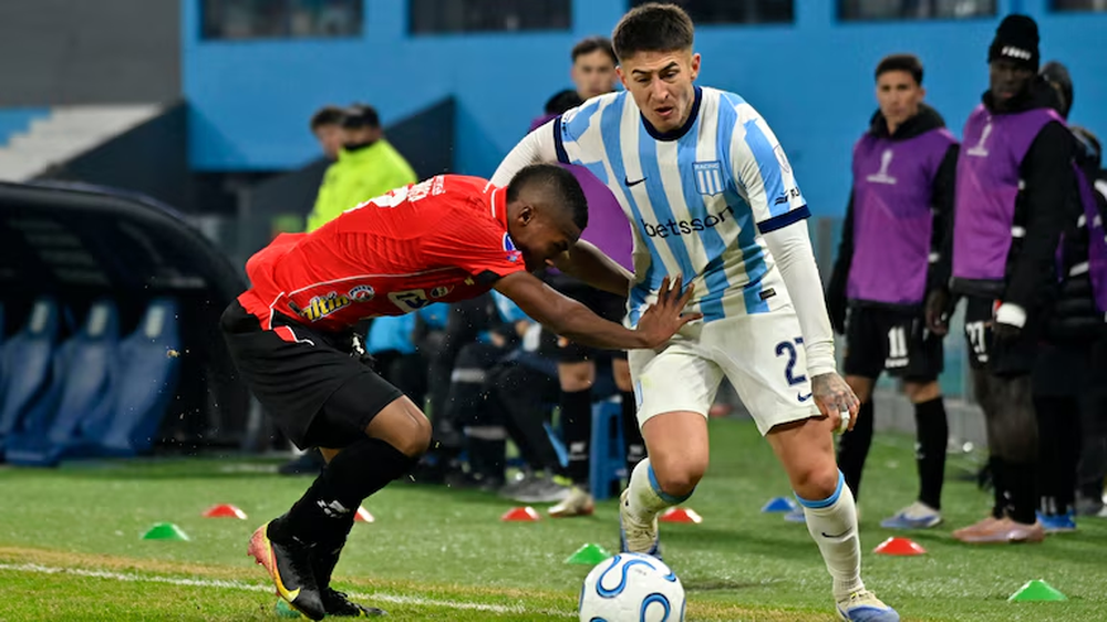 Racing vs Caracas
