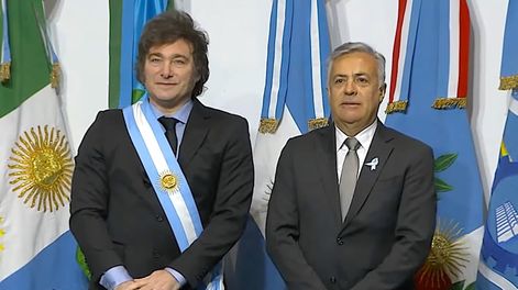 Alfredo Cornejo fue uno de los gobernadores que firmaron el Pacto de Mayo en Tucumán.