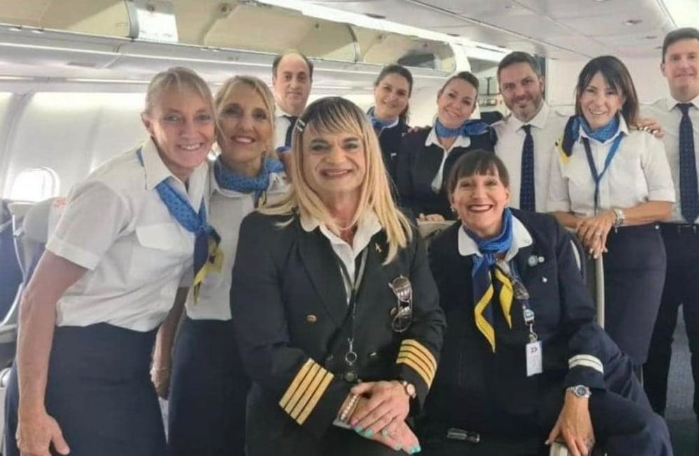 Traniela Campoliet, la capitana transexual de Aerolíneas Argentinas, aseguró que el colectivo LGTBIQ+ la discrimina.