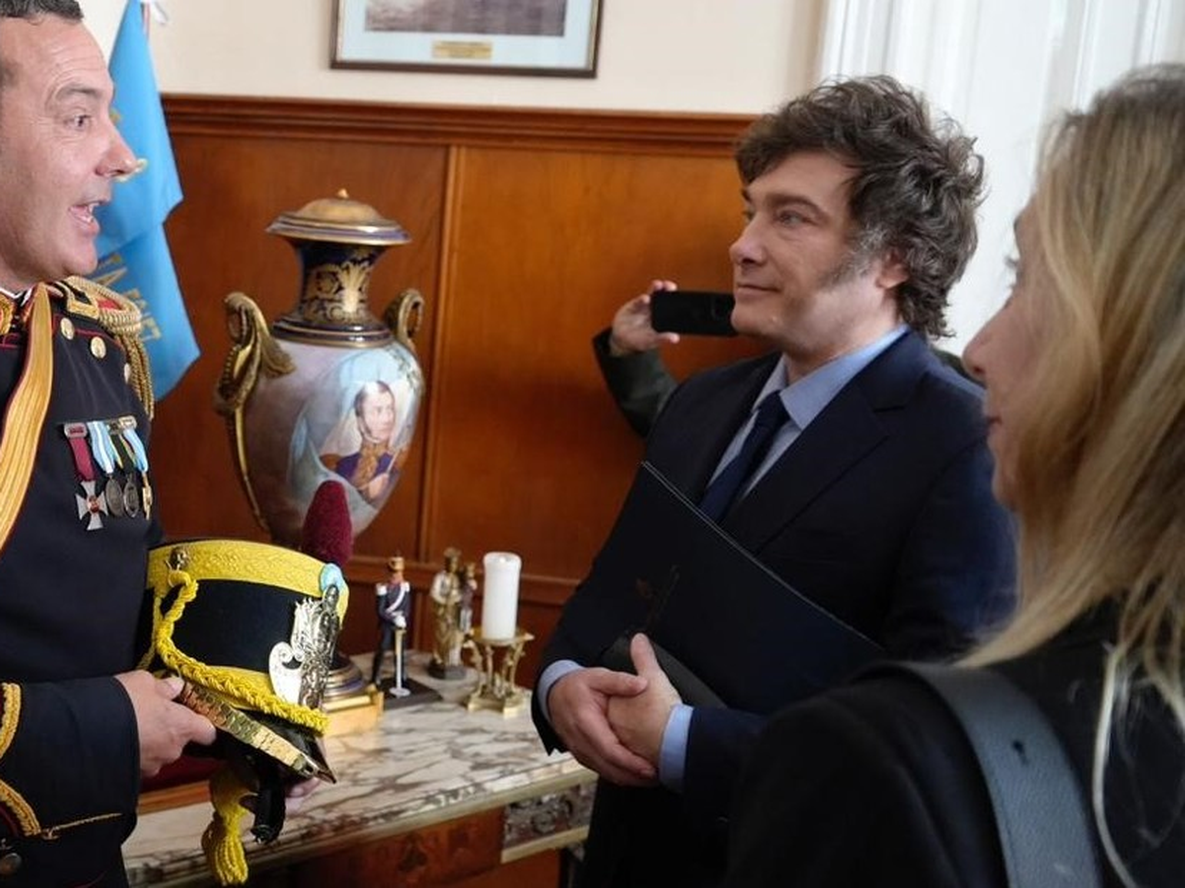 Javier Milei en el cuartel del Regimiento de Granaderos a Caballo Gral. San Martín, en la Ciudad de Buenos Aires.