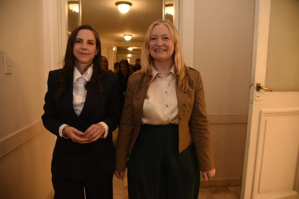 La ministra de Seguridad y Justicia, Mercedes Rus, junto a la vicegobernadora, Hebe Casado.