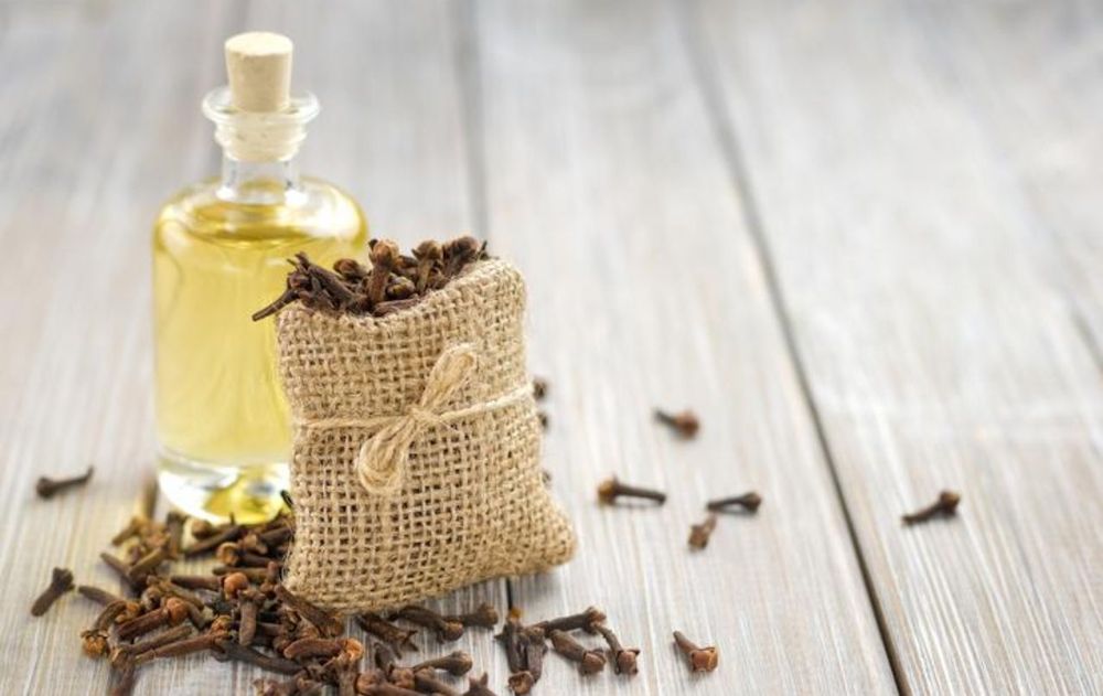 Es una alternativa natural que reemplaza con éxito los ambientadores artificiales y ayuda a mantener la casa limpia, equilibrada y saludable.