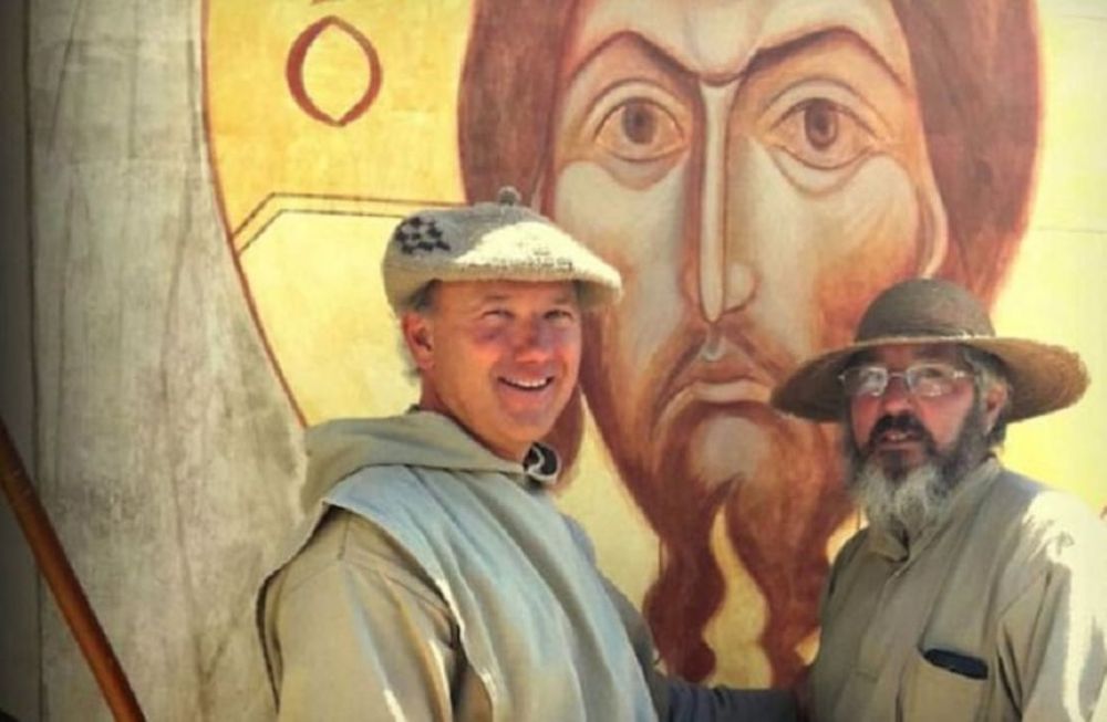 Abusos en el Cristo Orante: dos jueces consideran que las pruebas contra los monjes no son sólidas y podría caerse el juicio penal.