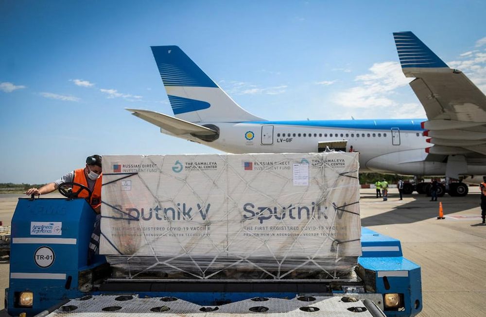 Finalmente partirá mañana el vuelo que buscará dosis de segundo componente de Sputnik