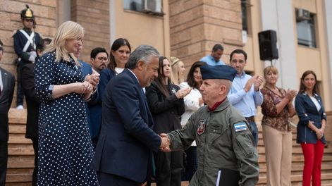 Cornejo conmemoró ayer otro aniversario de la guerra de Malvinas con un acto en la explanada de la Casa de Gobierno. Foto: Gobierno de Mendoza.