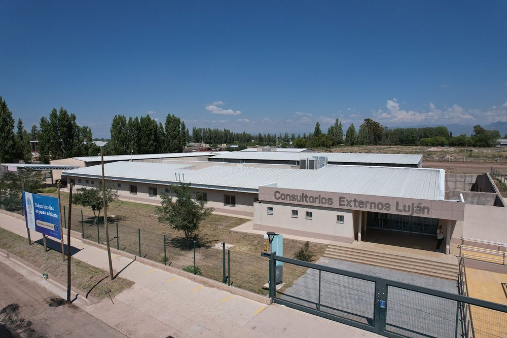 Turnos completos y gente aguardando desde 2 horas antes: así fue el primer día Hospital de Luján