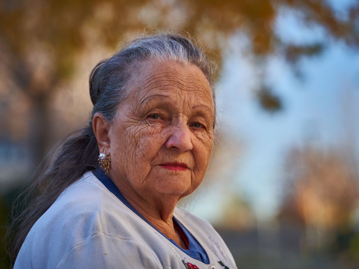 Tengo 61 años y acabo de notar que casi no aparezco en 30 años de fotos familiares: siempre fui quien las sacaba