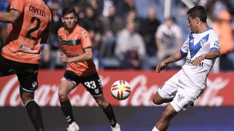 El Taladro y el Fortín se midieron en San Juan donde Banfield obtuvo el último pase a la Copa Sudamericana. / archivo @Velez