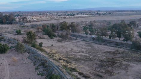 Los Andes | Vista del predio que ocupaba el asentamiento del Bajo, que fue erradicado el año pasado y ahora será convertido en parque.Foto: José Gutiérrez / Los Andes