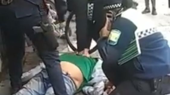 Video: acusan a policías de Tucumán de matar a un detenido asfixiándolo como a George Floyd