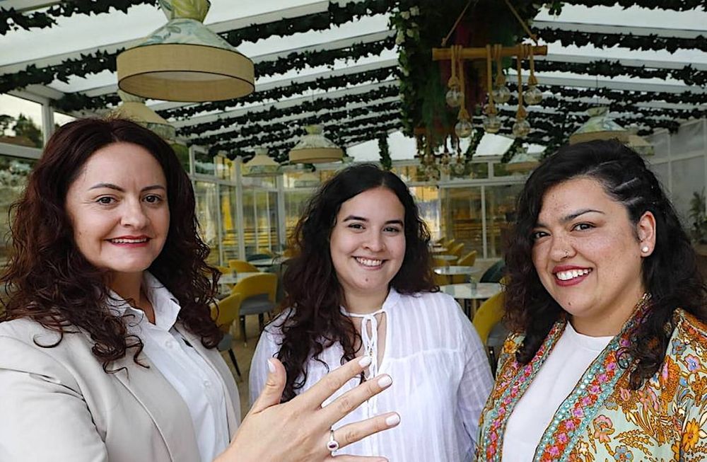 Tres mujeres deciden casarse con ellas mismas en España.