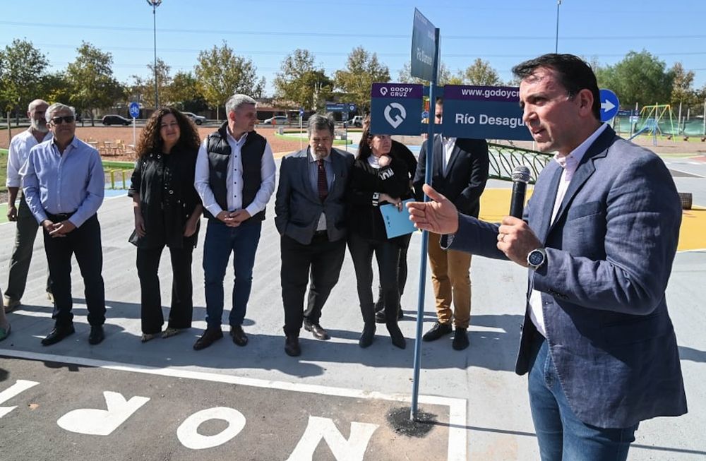 Godoy Cruz inauguró el espacio verde Carlos de la Rosa y realizó la apertura de Segundo Sombra, en un emotivo acto