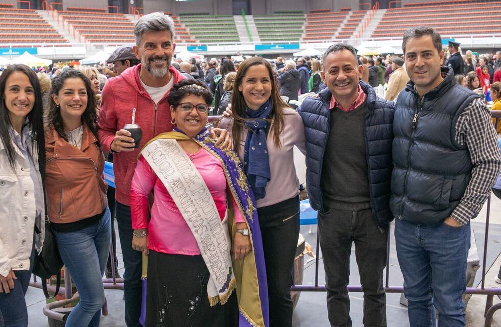 Ulpiano Suarez participó de la jornada final del certamen “La receta de la abuela”