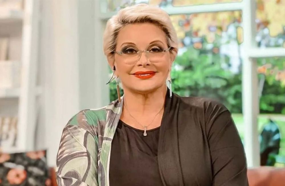 La actriz y conductora volvió al teatro con un show inspirado en la revista nacional.
