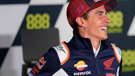 A pura sonrisa. Así volvió Marc Márquez al MotoGP después de nueve meses de ausencia. (@marcmarquez93)