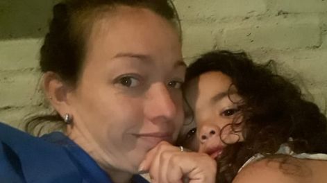 Los Andes | Zoe tiene 4 años, es hipoacúsica y extravió su implante en el colectivo. Lo necesita para volver a escuchar y su familia lo busca desesperadamente.