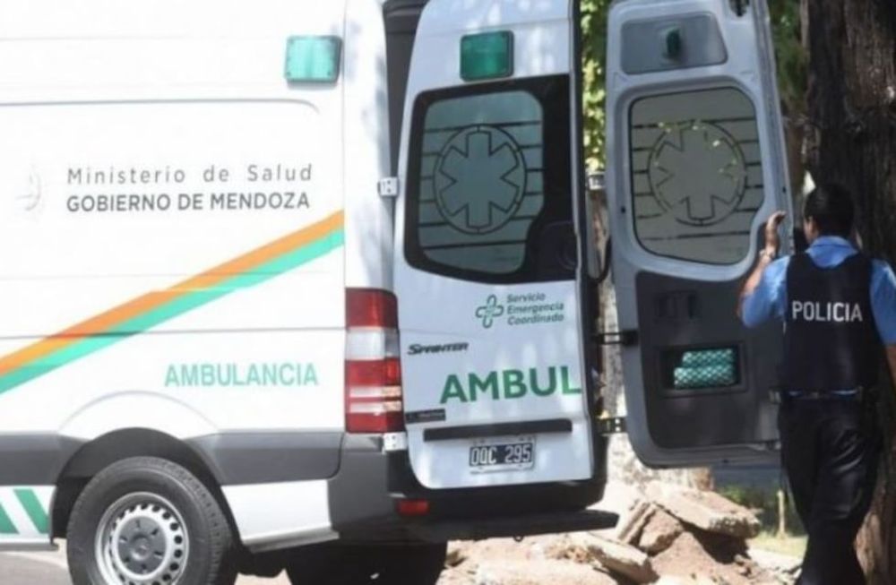 Se estrelló contra un árbol en Las Heras y debieron cortar el auto para rescatarlo: está grave. Foto: Archivo Los Andes (Imagen ilustrativa)