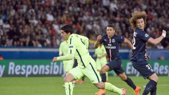 Al brasileño David Luiz no le hablen del uruguayo Luis Suárez: tres caños en dos partidos