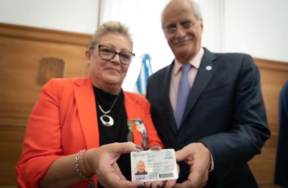 Los ex combatientes de Malvinas tendrán un nuevo diseño de DNI con especial reconocimiento a las  mujeres. Fue presentado ayer.