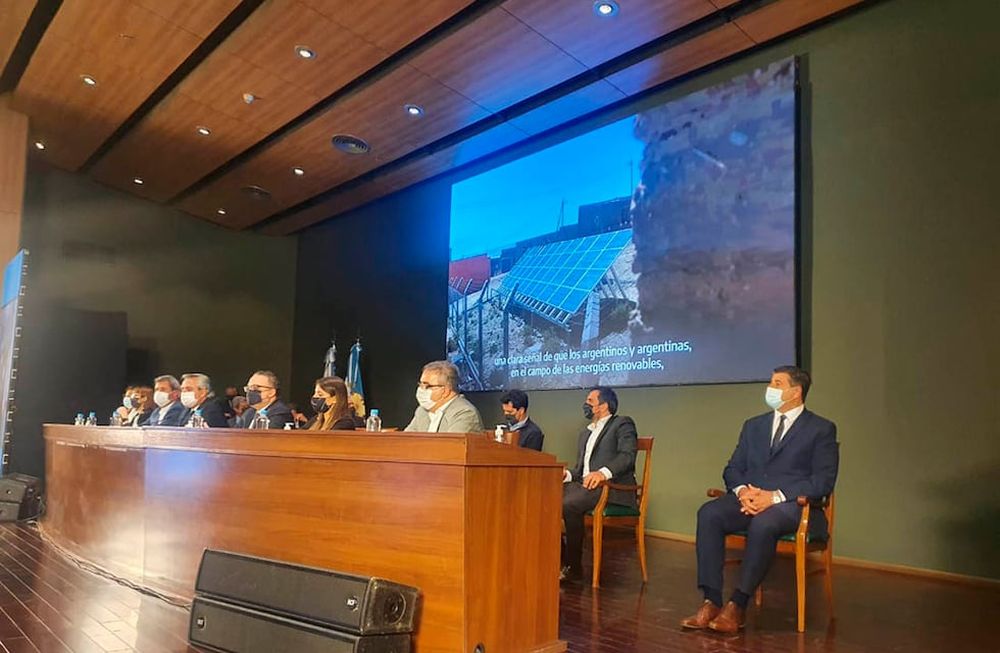 El vicegobernador Mario Abed dijo presente por Mendoza. Furia por el destrato a la única provincia radical invitada.