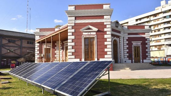 Hasta el momento, dicho departamento cuenta con tres torres termosolares (con 2 paneles cada una), 54 termotanques y 196 paneles solares.