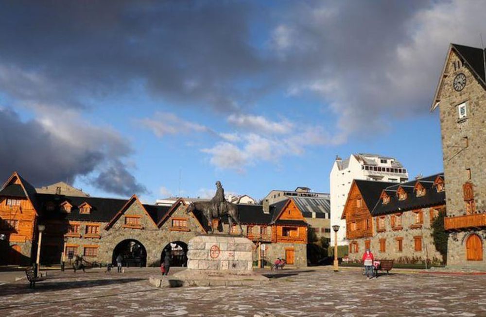 Bariloche dispuso que los viajes de egresados previstos para los próximos días se reprogramen para el 2022.