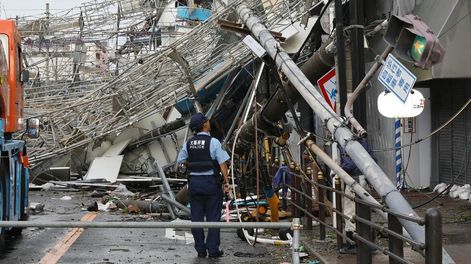 Japón sufre el peor tifón en 25 años: hay muertos y heridos