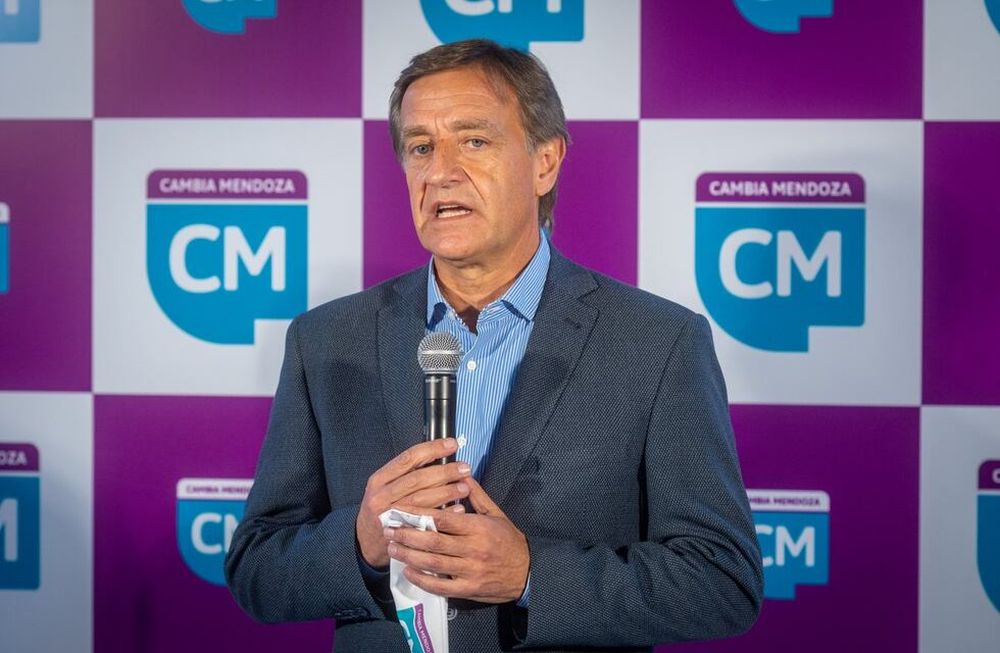 El gobernador Rodolfo Suárez fue presentado en el Hotel Aconcagua como precandidato a senador nacional suplente. Foto: Ignacio Blanco / Los Andes