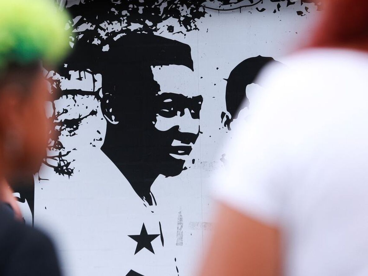 La imagen de Pelé en uno de los tantos murales en Brasil.