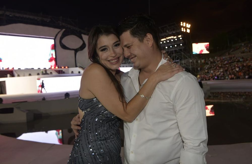 Camila Morales, exreina de Lavalle, y Matías: la pareja que se comprometió en pleno Frank Romero Day. Foto: Orlando Pelichotti / Los Andes